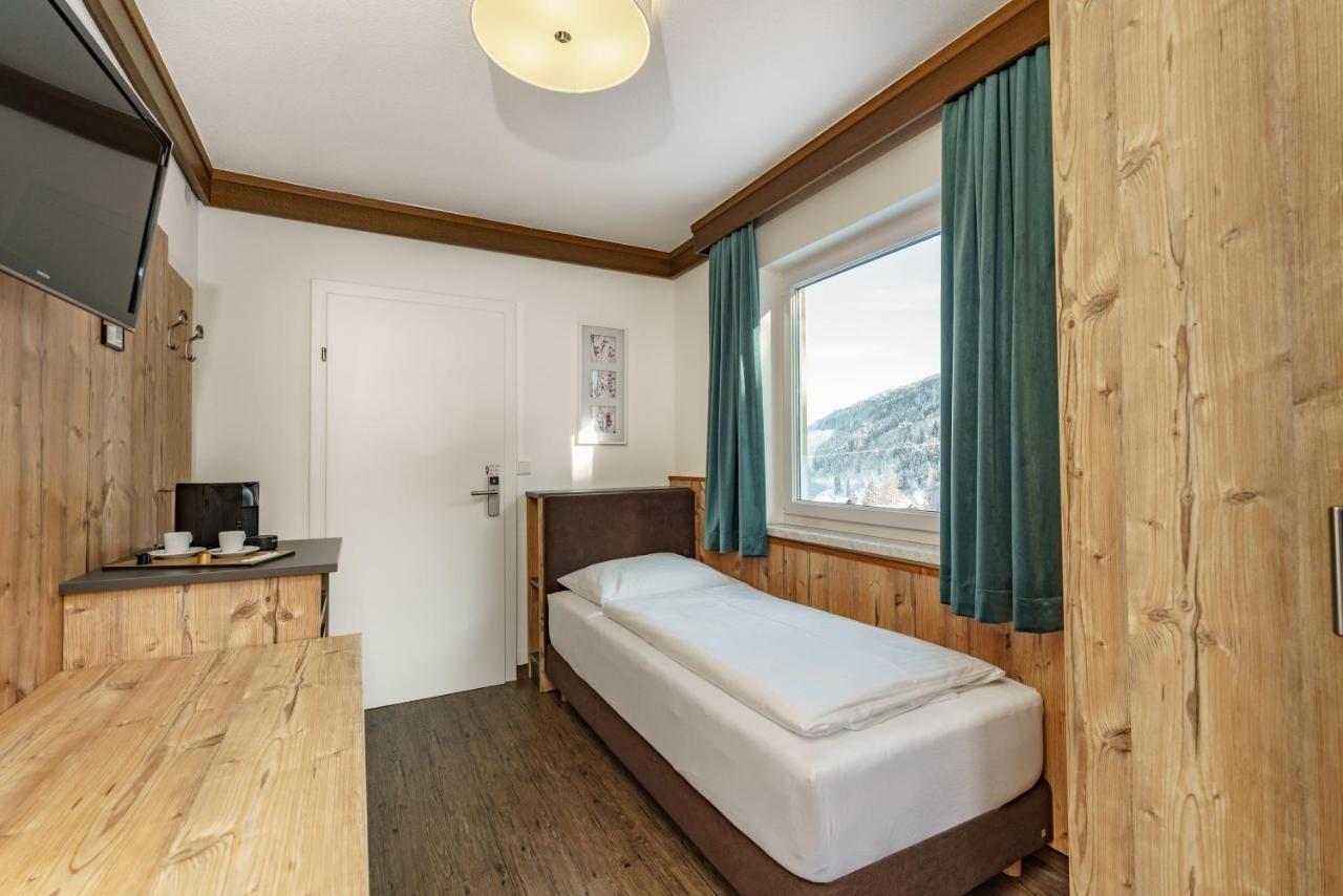 Single Room Balcony,1171520973:JPEG